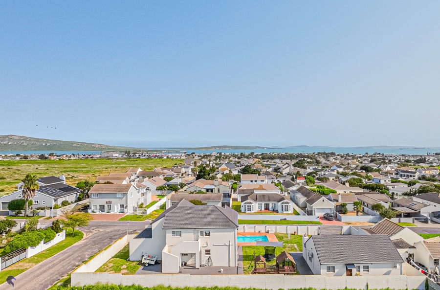 5 Bedroom Property for Sale in Country Club Western Cape